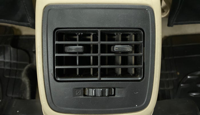 2018 Maruti Dzire VDI, Diesel, Manual, 68,644 km, Rear AC Vents