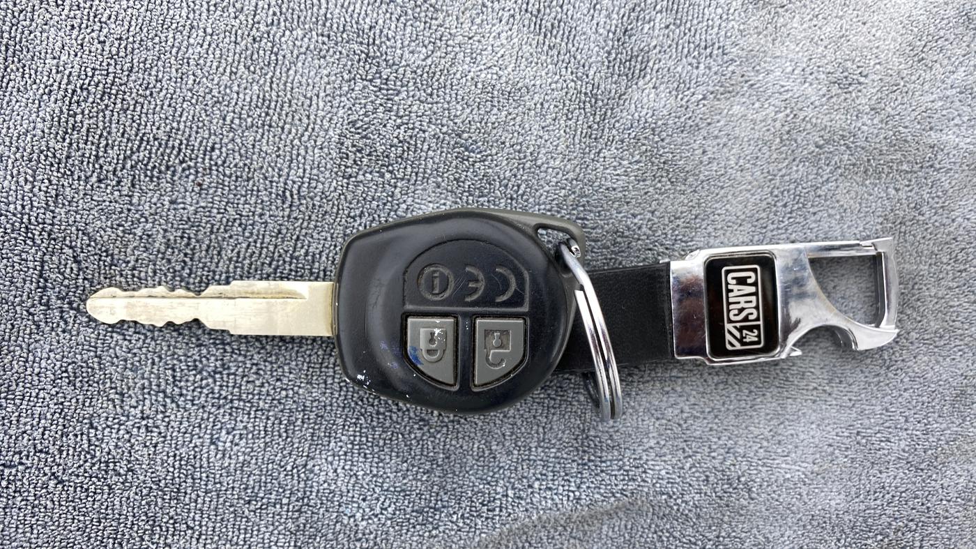2018 Maruti Dzire VDI, Diesel, Manual, 68,644 km, Key Close Up