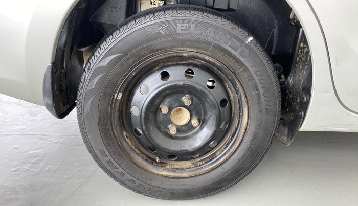 2018 Maruti Dzire VDI, Diesel, Manual, 68,644 km, Right Rear Wheel