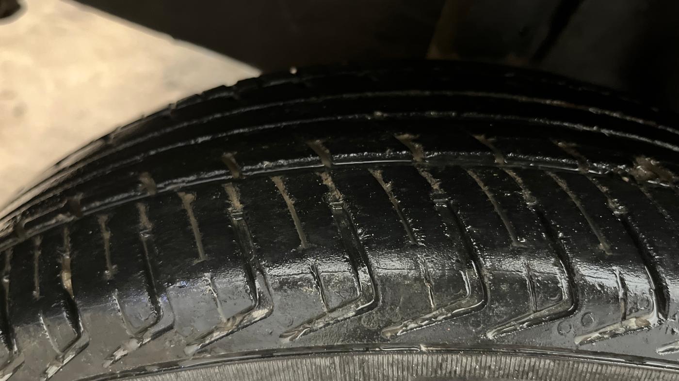 2017 Renault Kwid RXT 1.0 AMT (O), Petrol, Automatic, 53,835 km, Right Rear Tyre Tread