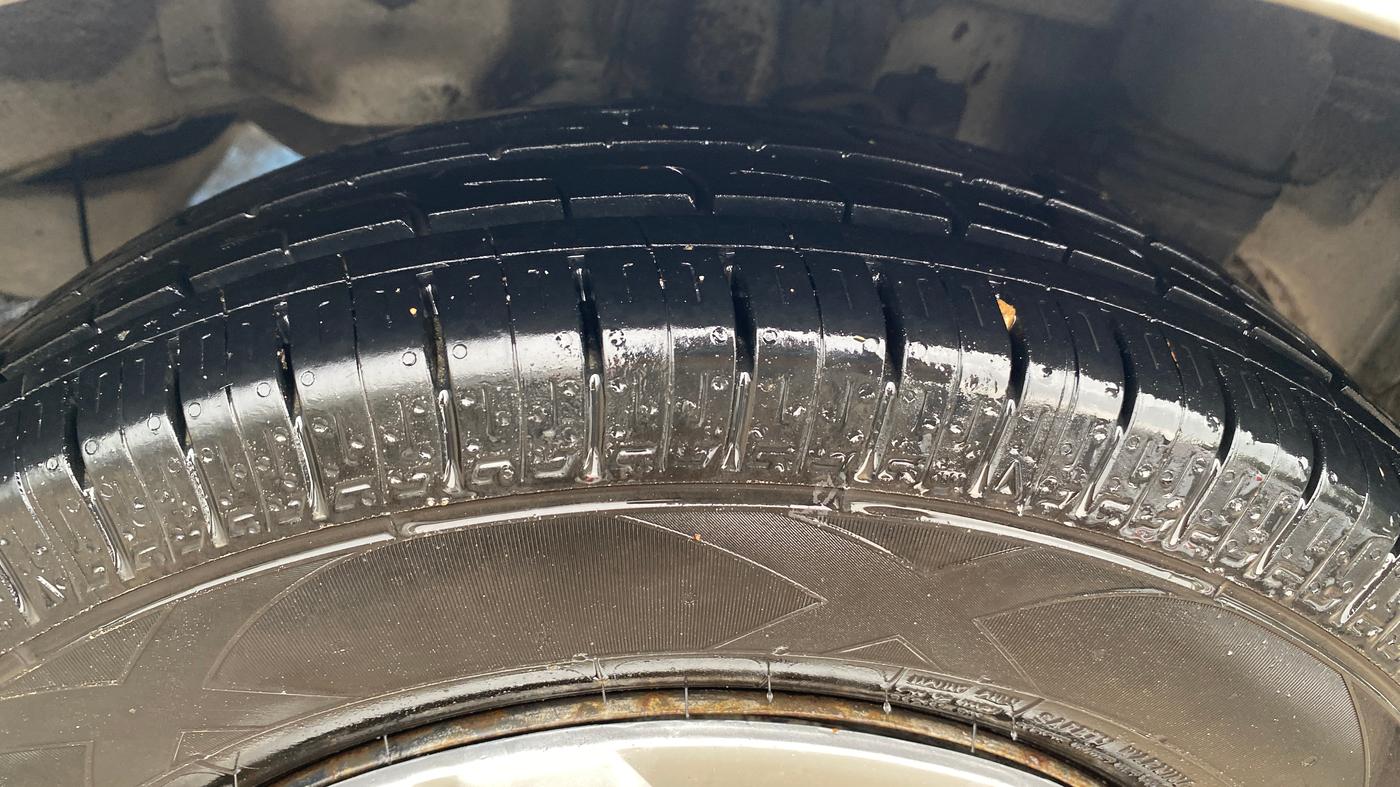 2014 Hyundai Eon ERA +, CNG, Manual, 92,603 km, Left Rear Tyre Tread