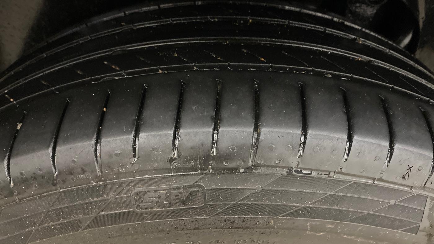 2021 Tata Safari XZA PLUS 6S, Diesel, Automatic, 99,547 km, Right Rear Tyre Tread