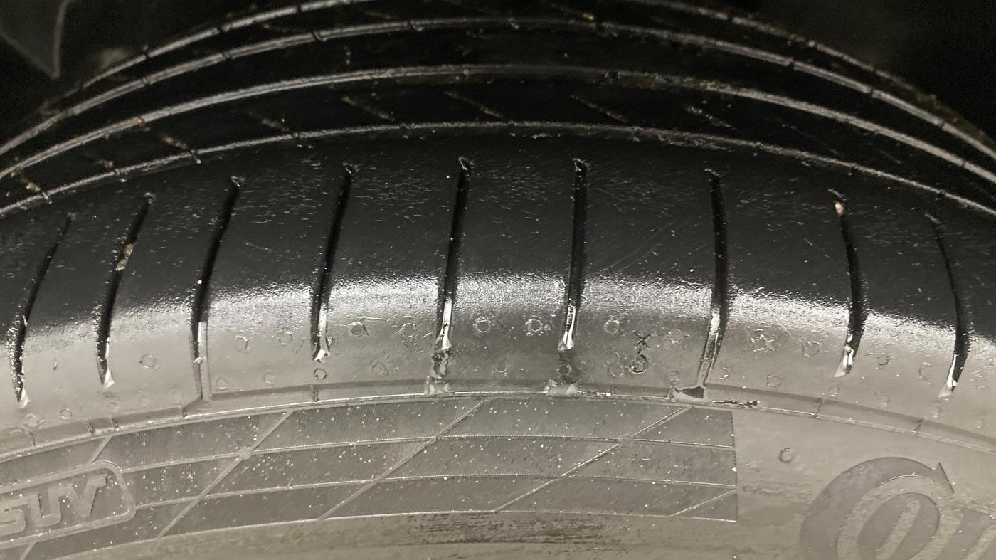 2021 Tata Safari XZA PLUS 6S, Diesel, Automatic, 99,547 km, Left Front Tyre Tread