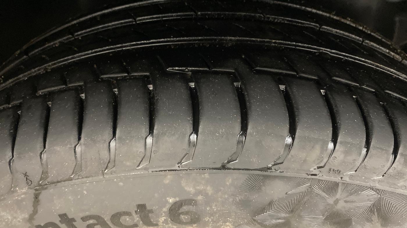 2021 Tata Safari XZA PLUS 6S, Diesel, Automatic, 99,547 km, Right Front Tyre Tread
