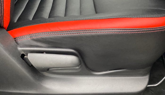 2017 Maruti Swift VXI OPT, Petrol, Manual, 13,136 km, Driver Side Adjustment Panel