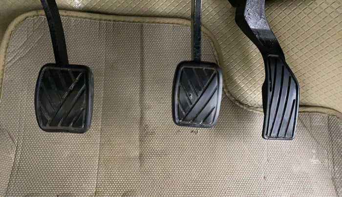 2016 Maruti Ertiga ZXI, Petrol, Manual, 86,966 km, Pedals