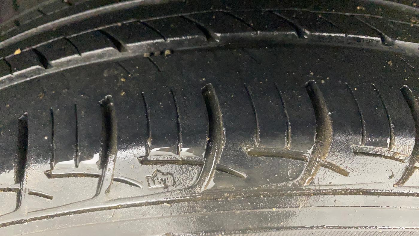 2016 Maruti Ertiga ZXI, Petrol, Manual, 87,681 km, Left Rear Tyre Tread