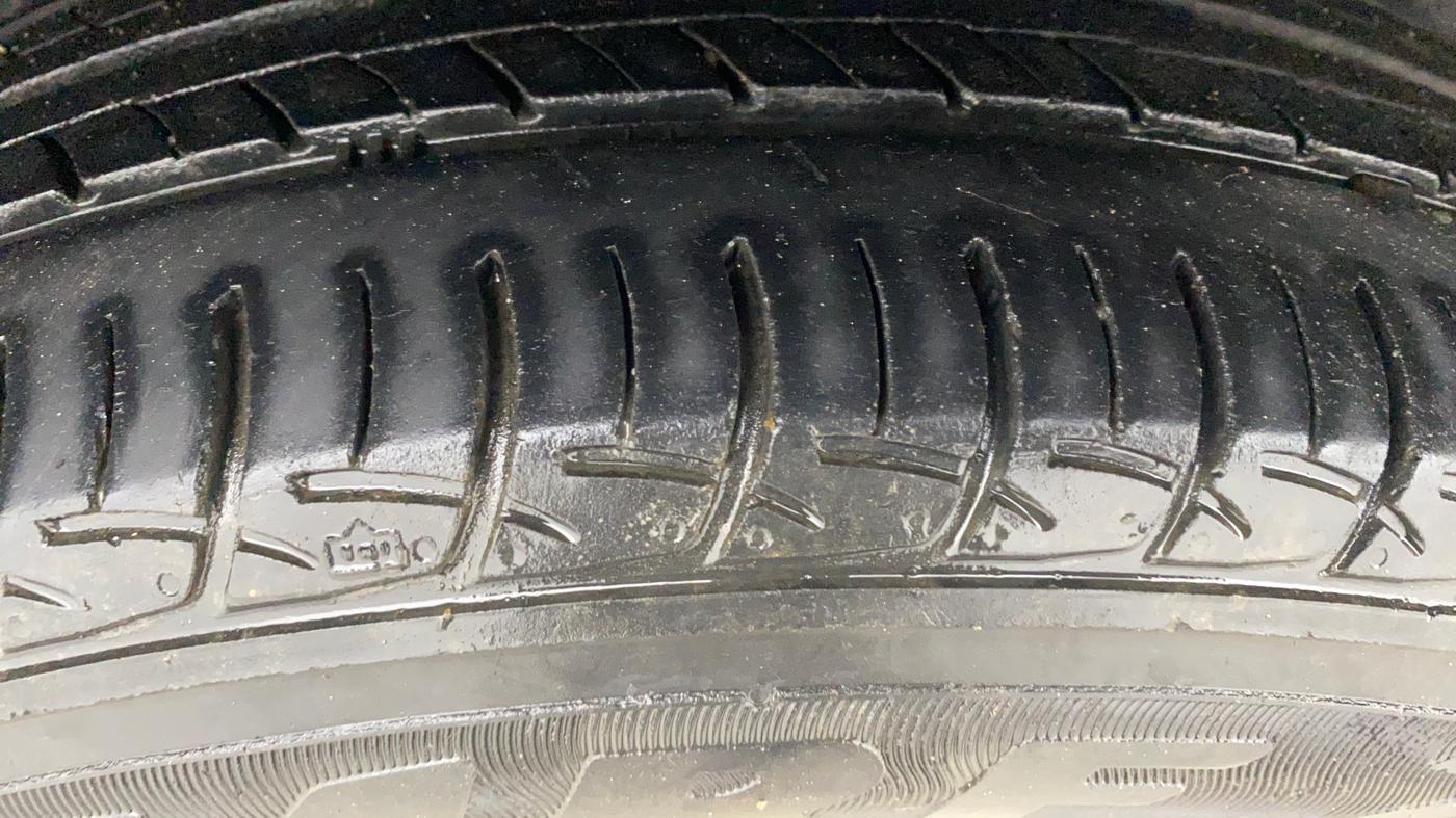 2016 Maruti Ertiga ZXI, Petrol, Manual, 87,681 km, Right Rear Tyre Tread