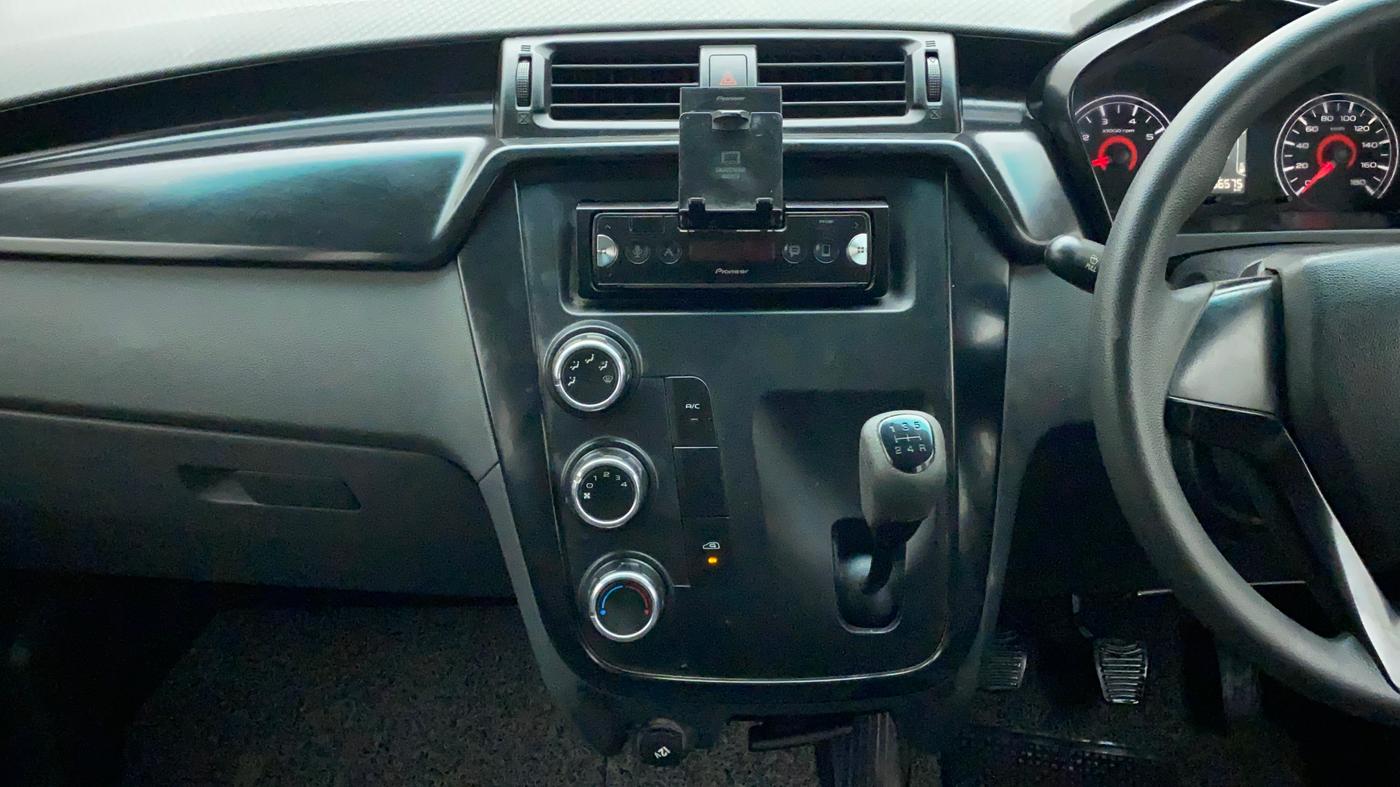 2018 Mahindra KUV 100 NXT K4+ P 6 STR, CNG, Manual, 66,575 km, Air Conditioner
