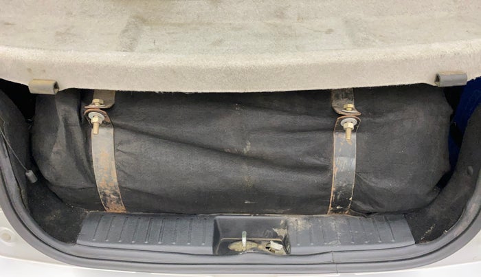 2018 Mahindra KUV 100 NXT K4+ P 6 STR, CNG, Manual, 66,575 km, Boot Inside