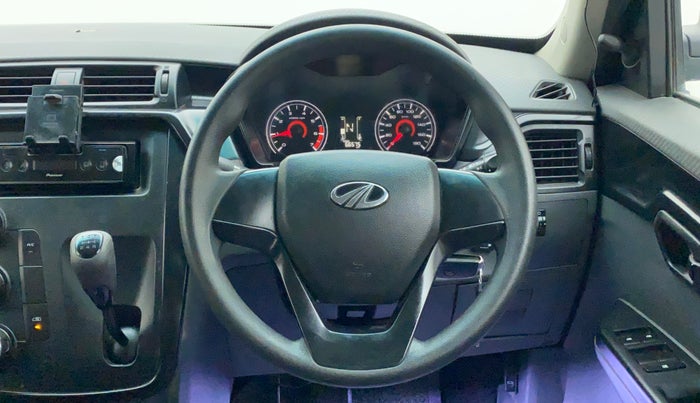 2018 Mahindra KUV 100 NXT K4+ P 6 STR, CNG, Manual, 66,575 km, Steering Wheel Close Up