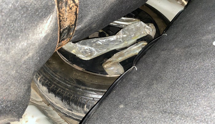 2018 Mahindra KUV 100 NXT K4+ P 6 STR, CNG, Manual, 66,575 km, Spare Tyre