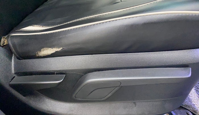 2018 Mahindra KUV 100 NXT K4+ P 6 STR, CNG, Manual, 66,575 km, Driver Side Adjustment Panel