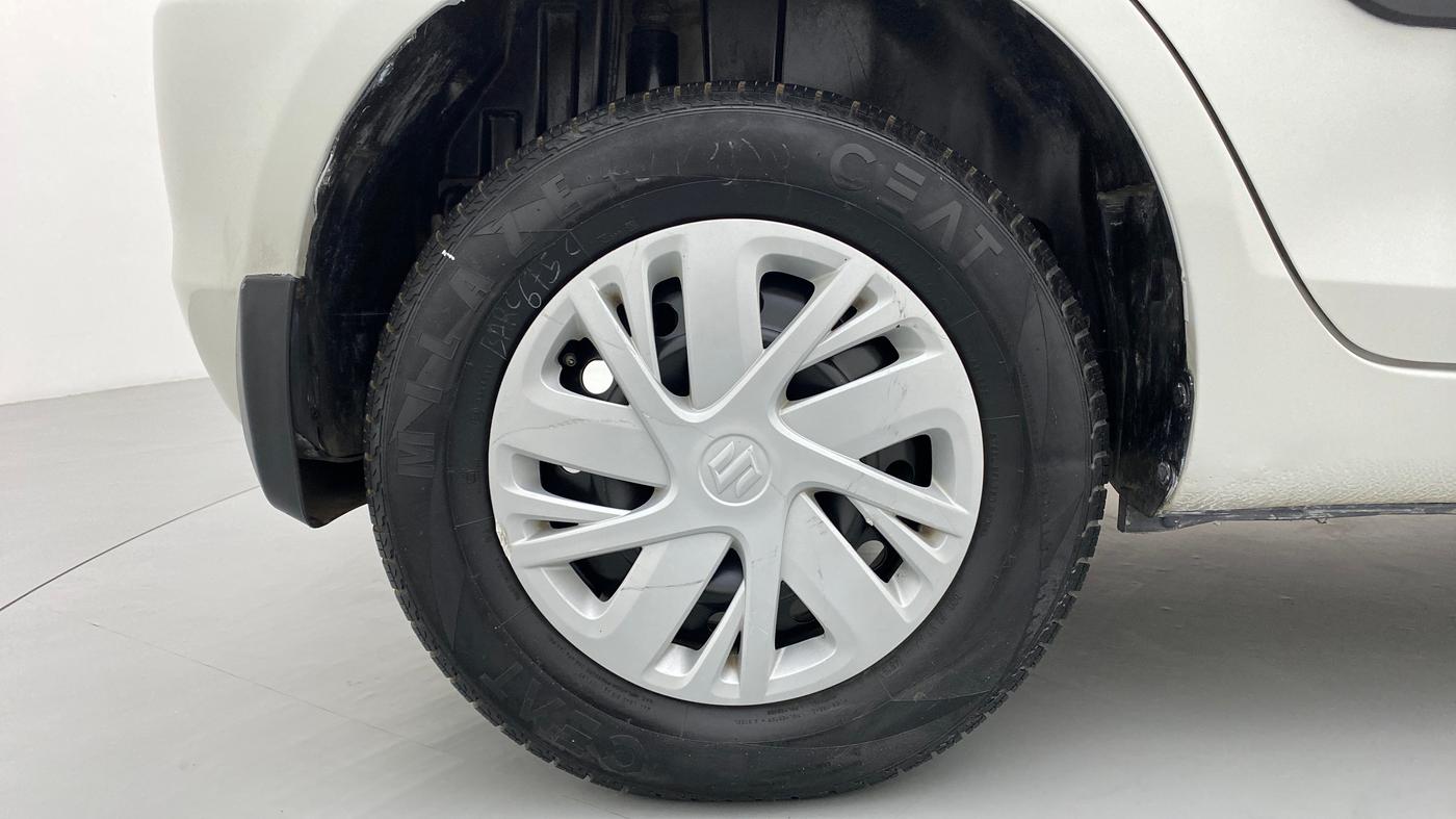 2017 Maruti Swift VXI D, Petrol, Manual, 50,767 km, Right Rear Wheel