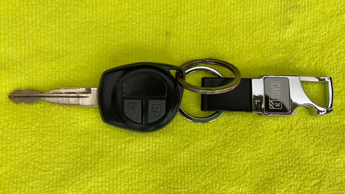 2017 Maruti Swift VXI D, Petrol, Manual, 50,767 km, Key Close Up