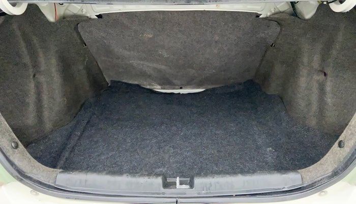 2014 Honda Amaze 1.5 EMT I DTEC, Diesel, Manual, 70,640 km, Boot Inside View
