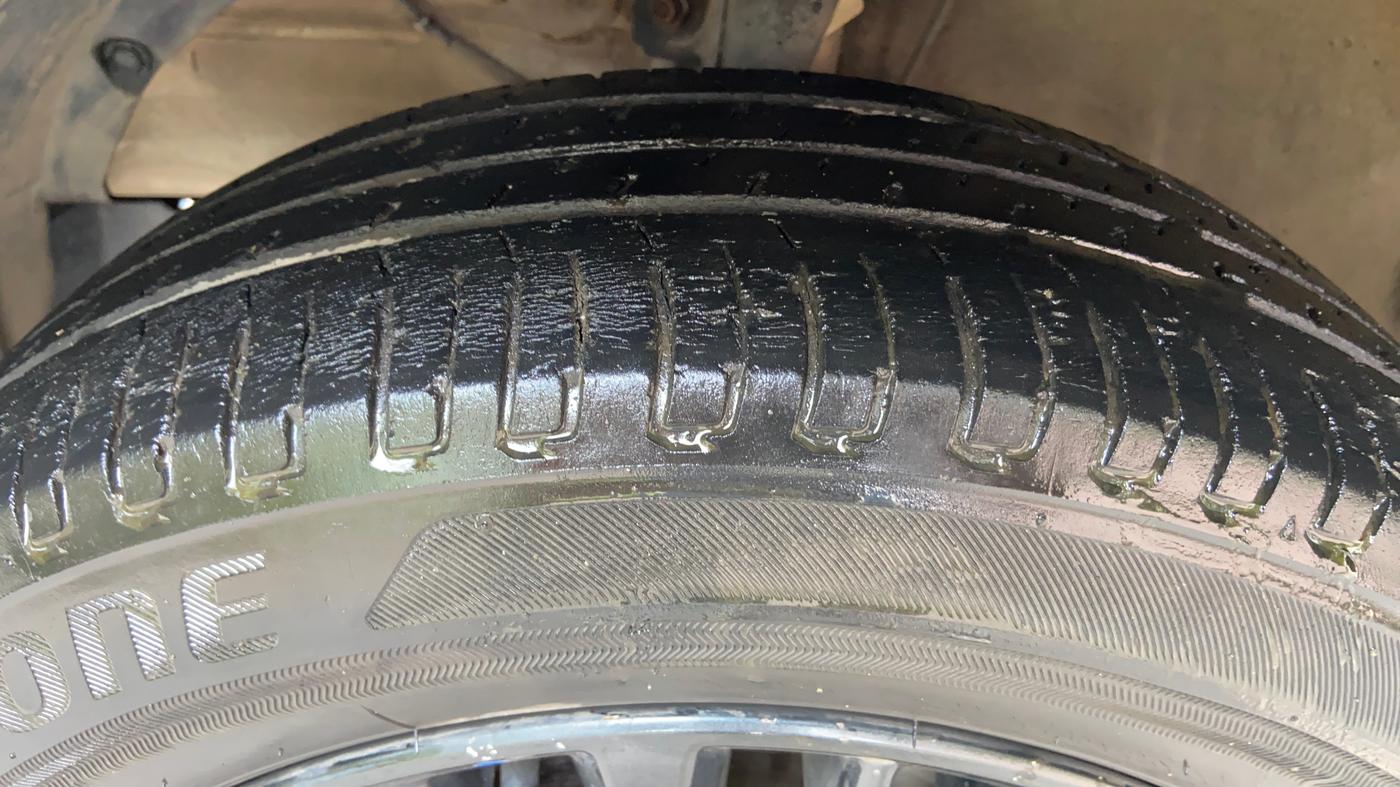 2021 Maruti XL6 ZETA AT, Petrol, Automatic, 61,521 km, Left Front Tyre Tread