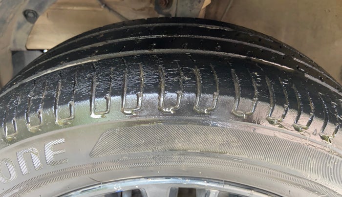 2021 Maruti XL6 ZETA AT, Petrol, Automatic, 61,521 km, Left Front Tyre Tread