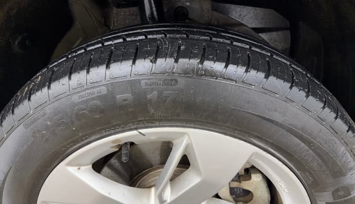 2021 MG HECTOR SHINE 1.5 PETROL TURBO CVT, Petrol, Automatic, 34,829 km, Right Front Tyre Tread