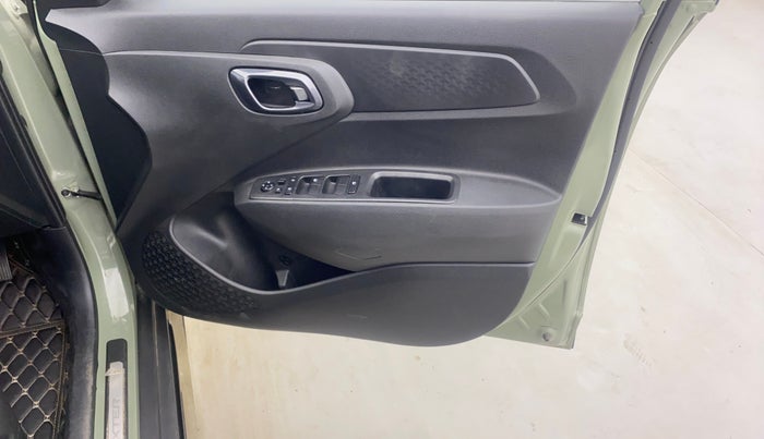 2024 Hyundai EXTER SX (O) Connect 1.2 MT Knight Edition Dual Tone, Petrol, Manual, 14,737 km, Driver Side Door Panels Control