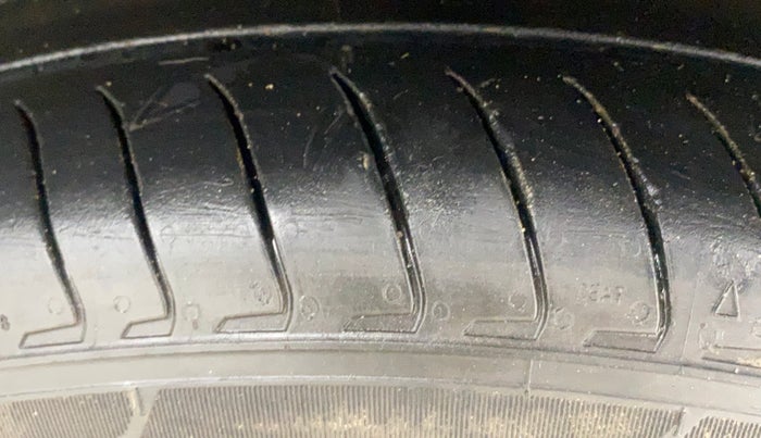 2024 Hyundai EXTER SX (O) Connect 1.2 MT Knight Edition Dual Tone, Petrol, Manual, 14,737 km, Left Front Tyre Tread