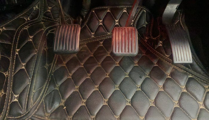 2024 Hyundai EXTER SX (O) Connect 1.2 MT Knight Edition Dual Tone, Petrol, Manual, 14,737 km, Pedals