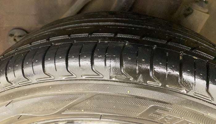 2015 Honda Amaze 1.2L I-VTEC SX, Petrol, Manual, 99,236 km, Left Rear Tyre Tread