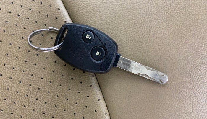 2015 Honda Amaze 1.2L I-VTEC SX, Petrol, Manual, 99,236 km, Key Close Up