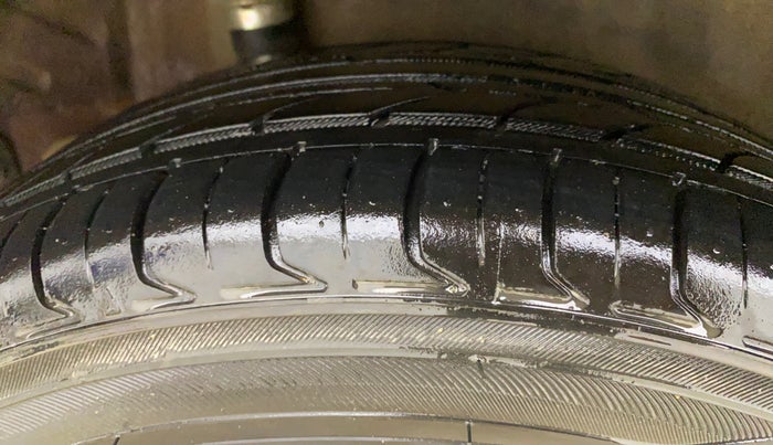 2015 Honda Amaze 1.2L I-VTEC SX, Petrol, Manual, 99,236 km, Right Rear Tyre Tread