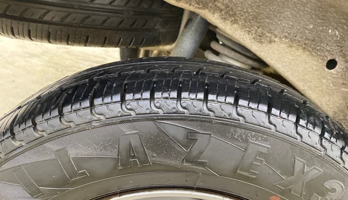 2020 Maruti Eeco 5 STR WITH A/C+HTR CNG, CNG, Manual, 67,026 km, Right Rear Tyre Tread