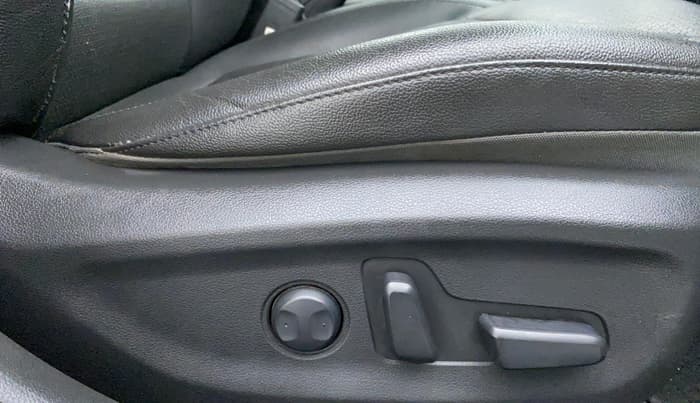 2018 Hyundai New Elantra 2.0 SX (O) AT, Petrol, Automatic, 63,865 km, Driver Side Adjustment Panel