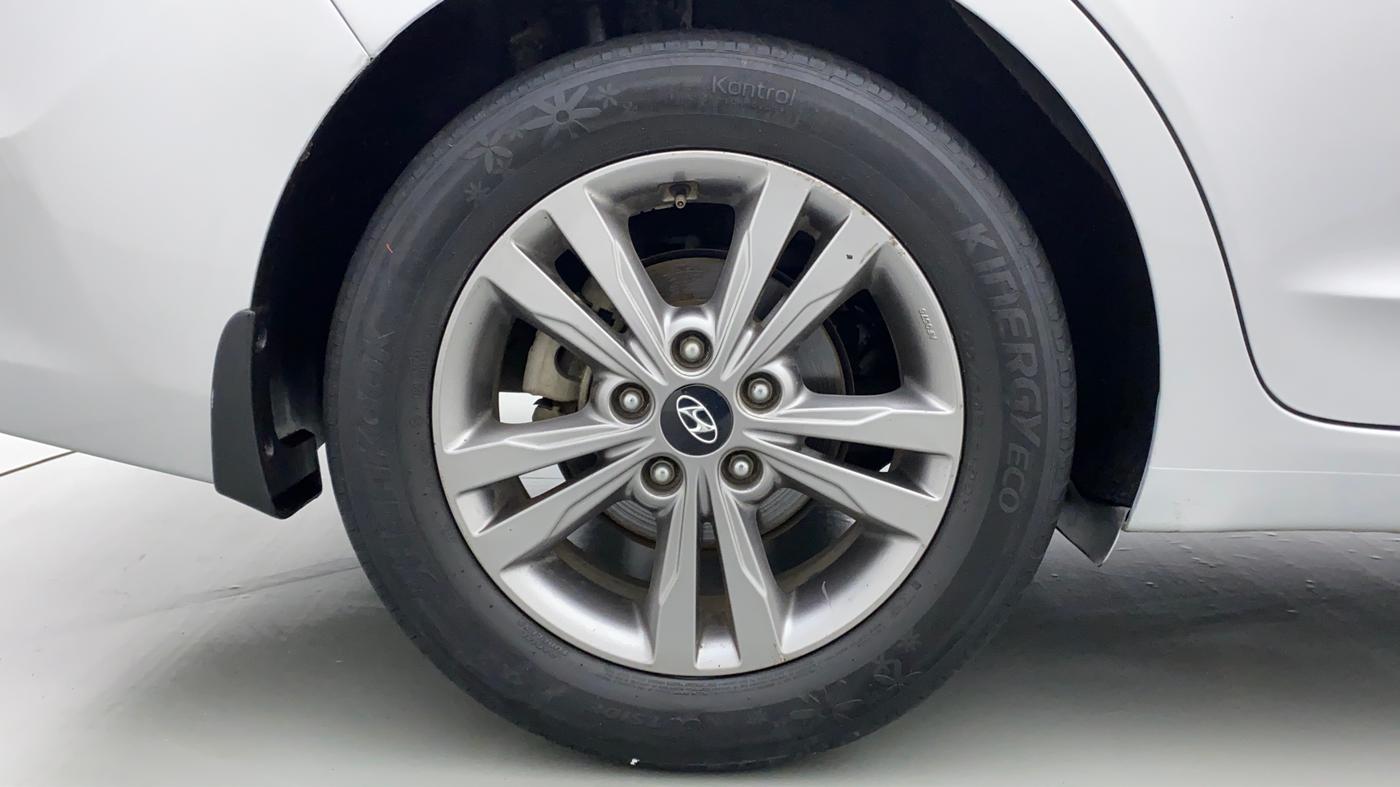 2018 Hyundai New Elantra 2.0 SX (O) AT, Petrol, Automatic, 63,865 km, Right Rear Wheel