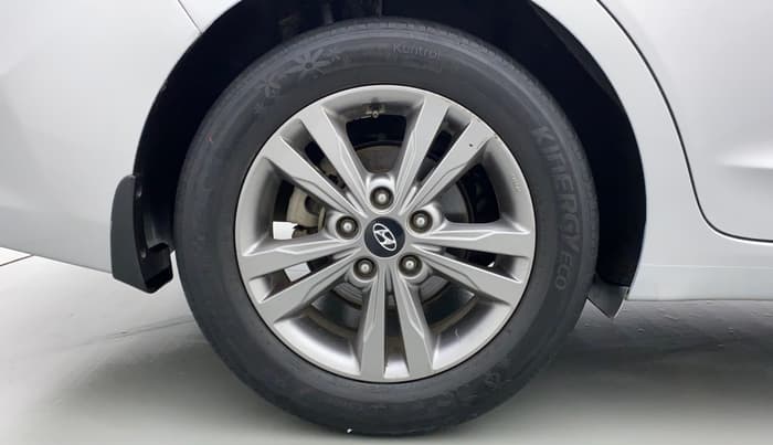 2018 Hyundai New Elantra 2.0 SX (O) AT, Petrol, Automatic, 63,865 km, Right Rear Wheel