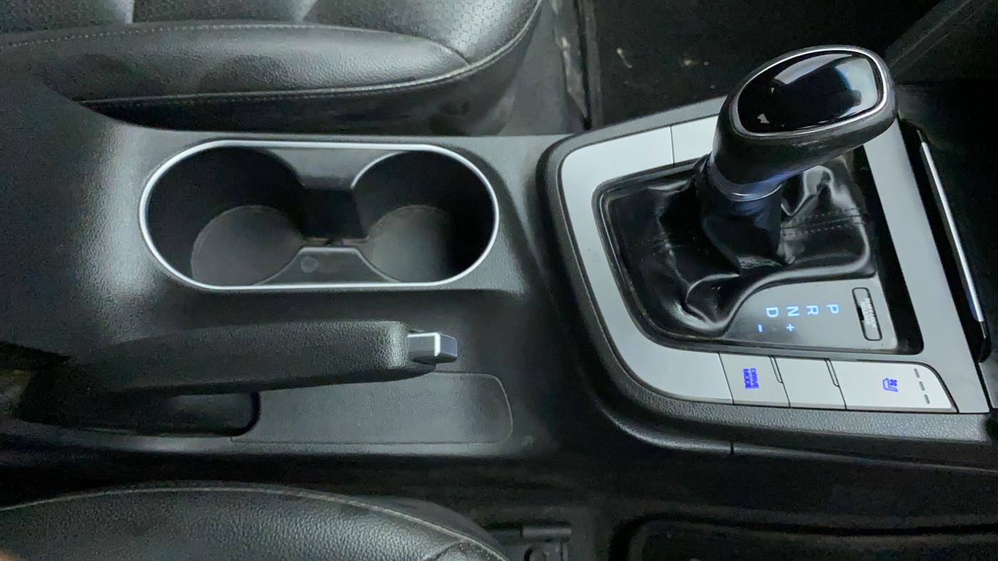 2018 Hyundai New Elantra 2.0 SX (O) AT, Petrol, Automatic, 63,865 km, Gear Lever