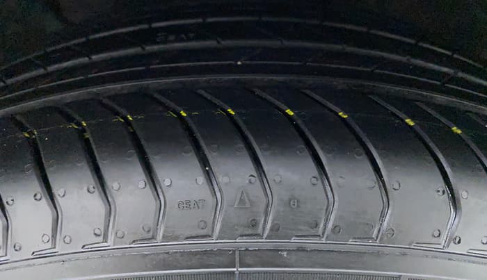 2018 Hyundai New Elantra 2.0 SX (O) AT, Petrol, Automatic, 63,865 km, Left Front Tyre Tread