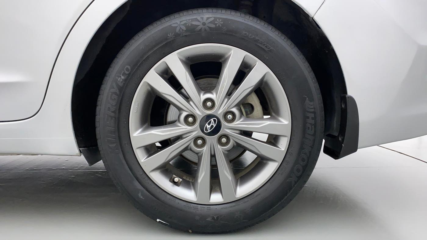 2018 Hyundai New Elantra 2.0 SX (O) AT, Petrol, Automatic, 63,865 km, Left Rear Wheel