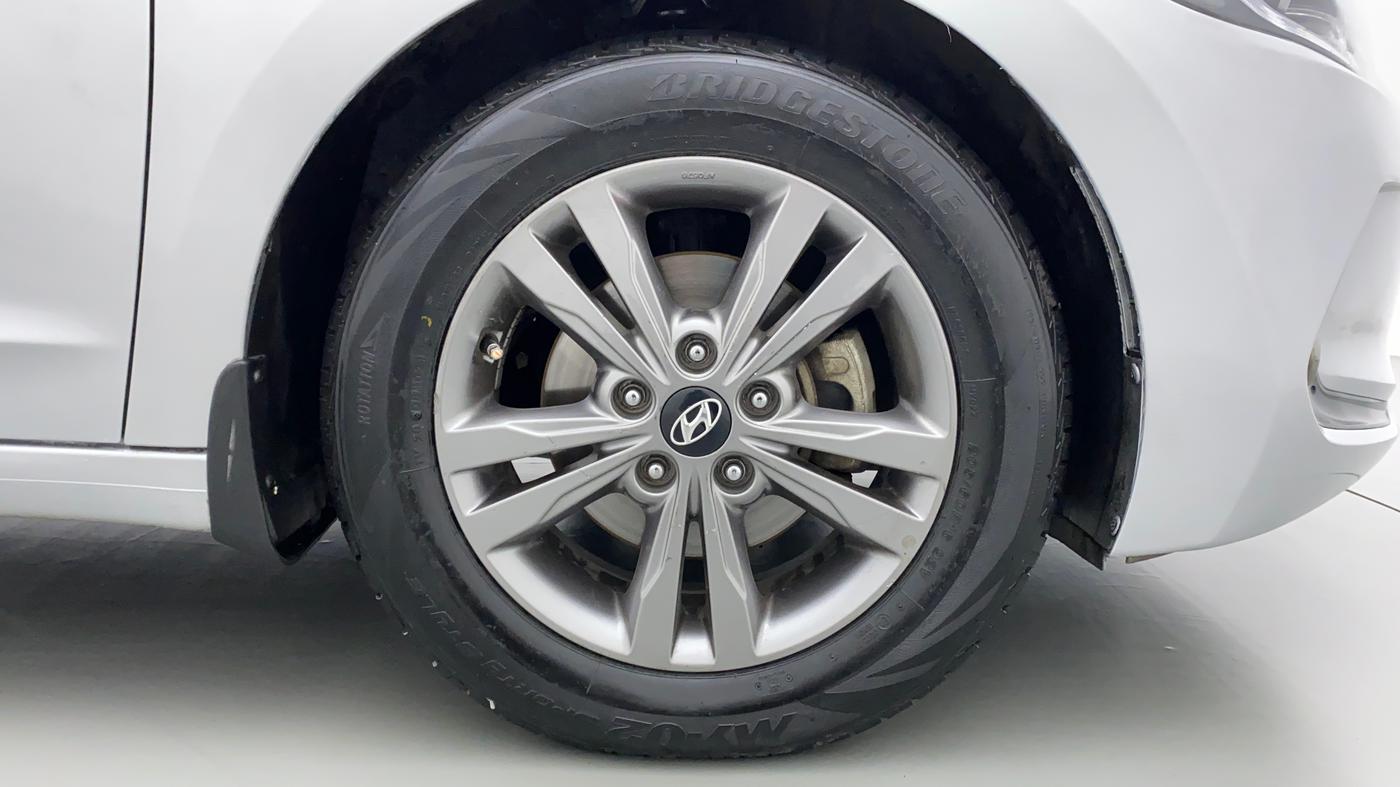 2018 Hyundai New Elantra 2.0 SX (O) AT, Petrol, Automatic, 63,865 km, Right Front Wheel