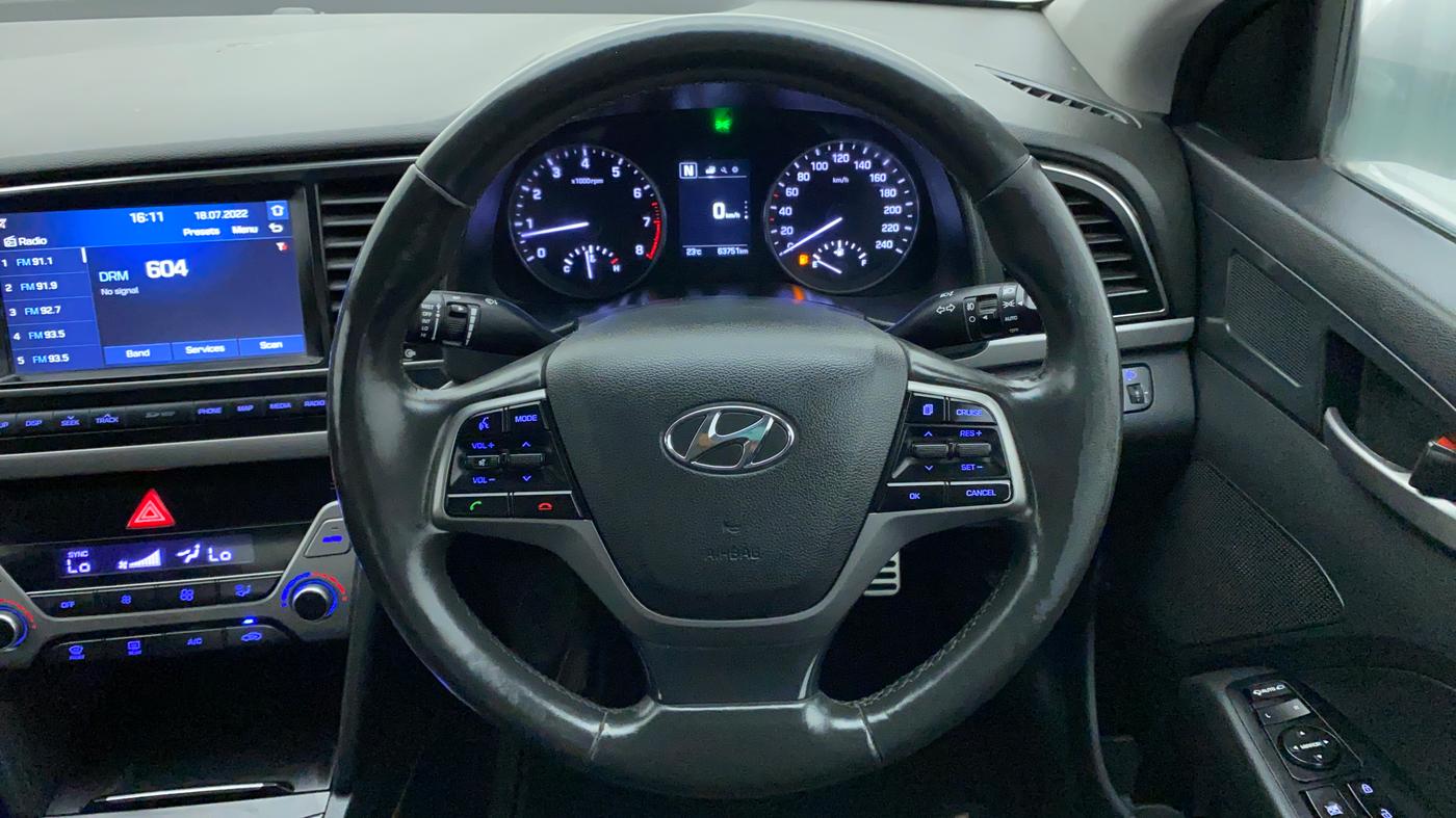 2018 Hyundai New Elantra 2.0 SX (O) AT, Petrol, Automatic, 63,865 km, Steering Wheel Close Up
