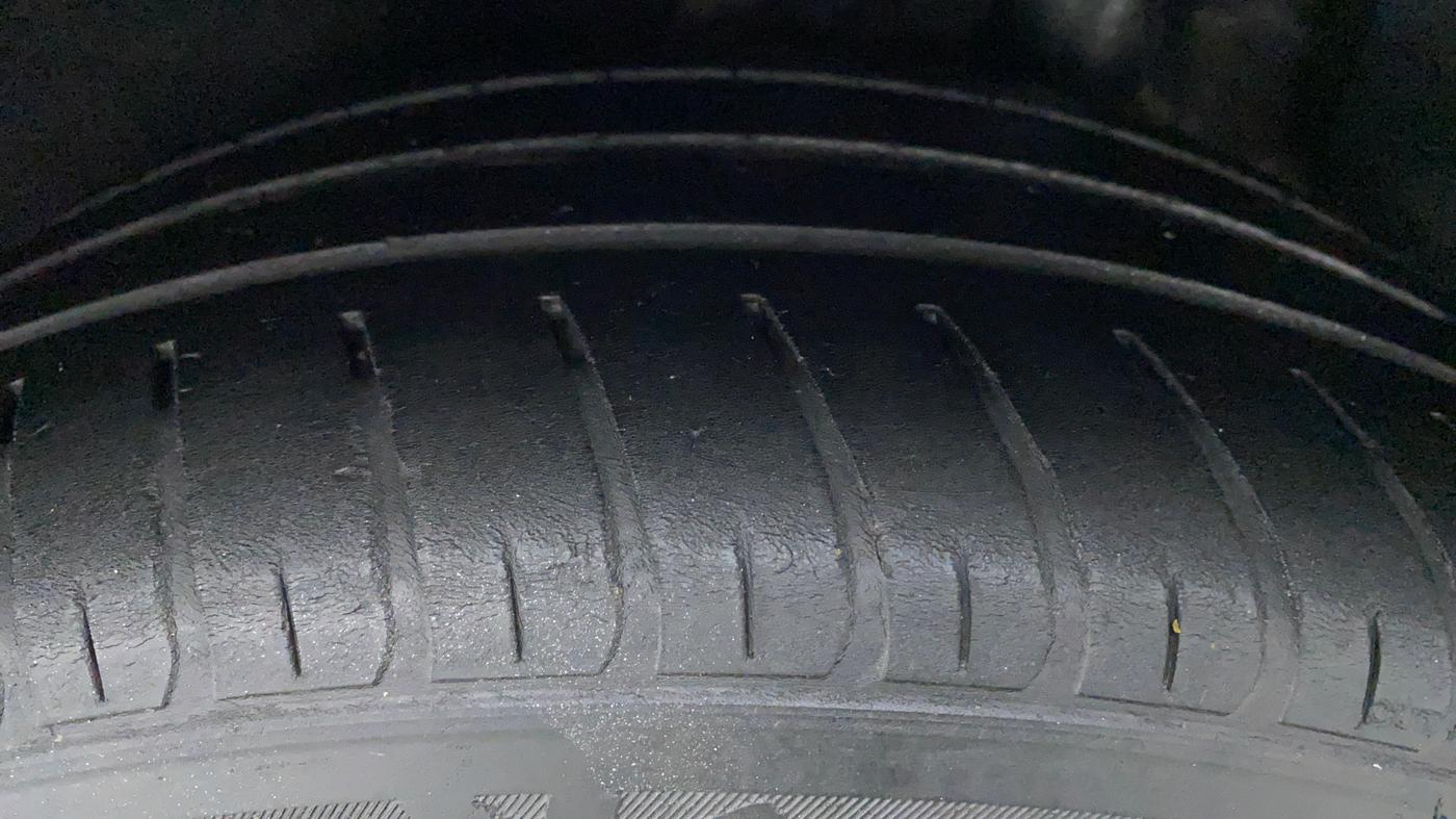 2018 Hyundai New Elantra 2.0 SX (O) AT, Petrol, Automatic, 63,865 km, Right Rear Tyre Tread