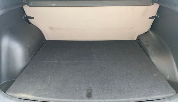 2015 Hyundai Creta SX PLUS 1.6 PETROL, Petrol, Manual, 87,769 km, Boot Inside