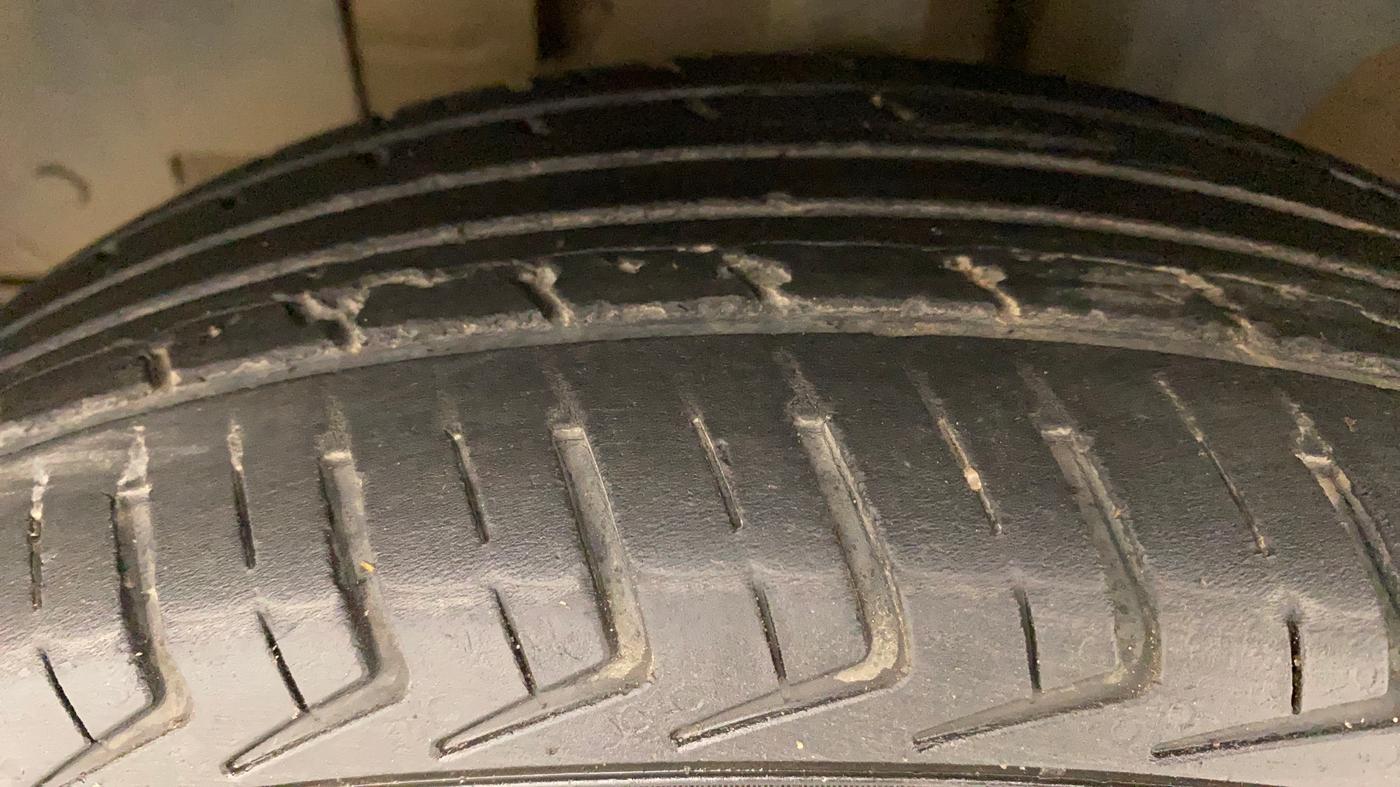 2017 Renault Kwid RXT 1.0, Petrol, Manual, 40,030 km, Left Front Tyre Tread