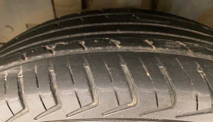 2017 Renault Kwid RXT 1.0, Petrol, Manual, 40,030 km, Left Front Tyre Tread