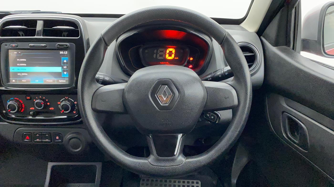 2017 Renault Kwid RXT 1.0, Petrol, Manual, 40,030 km, Steering Wheel Close Up