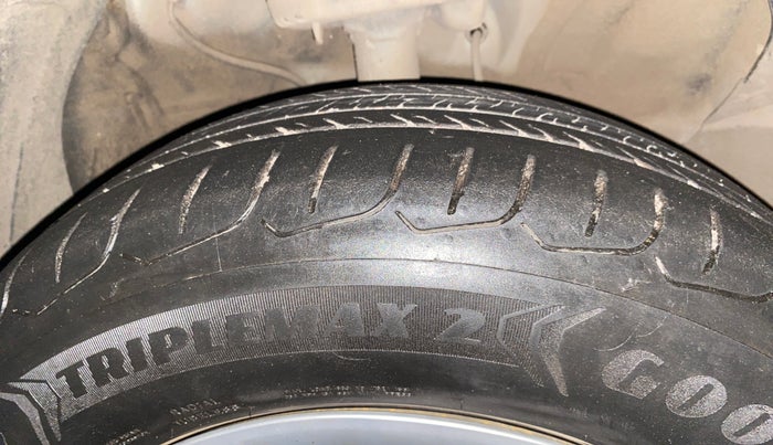 2023 KIA SELTOS HTK 1.5 DIESEL IMT, Diesel, Manual, 30,852 km, Right Front Tyre Tread