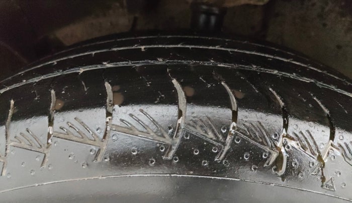 2017 Renault Duster 110 PS RXZ 4X2 AMT DIESEL, Diesel, Automatic, 75,759 km, Left Front Tyre Tread