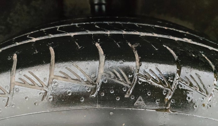 2017 Renault Duster 110 PS RXZ 4X2 AMT DIESEL, Diesel, Automatic, 75,759 km, Right Front Tyre Tread