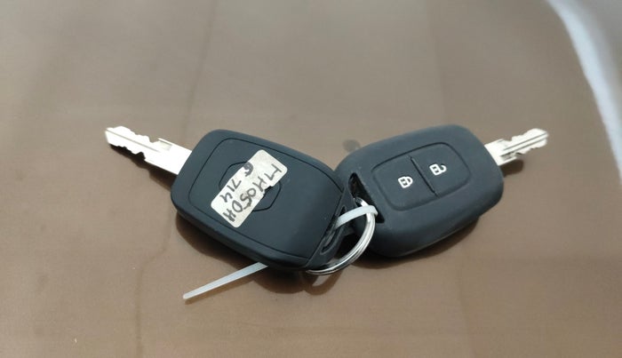 2017 Renault Duster 110 PS RXZ 4X2 AMT DIESEL, Diesel, Automatic, 75,759 km, Key Close Up