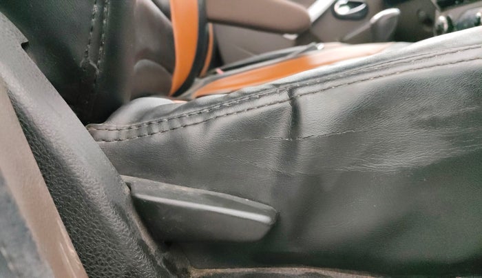 2017 Renault Duster 110 PS RXZ 4X2 AMT DIESEL, Diesel, Automatic, 75,759 km, Driver Side Adjustment Panel