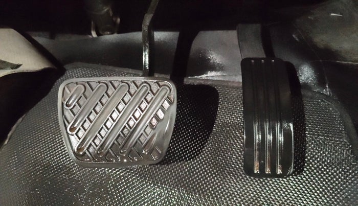 2017 Renault Duster 110 PS RXZ 4X2 AMT DIESEL, Diesel, Automatic, 75,759 km, Pedals