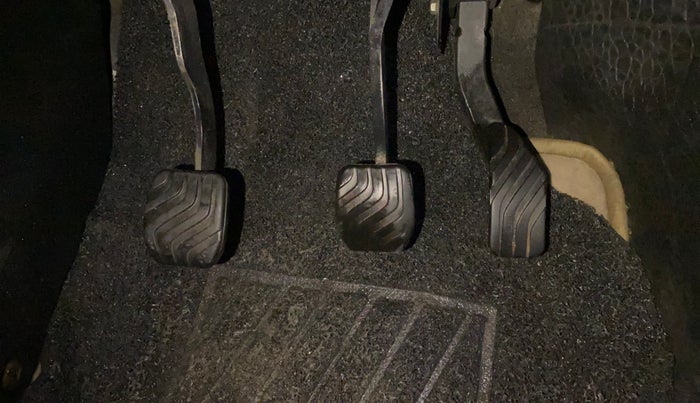 2019 Renault TRIBER RXZ, Petrol, Manual, 83,002 km, Pedals